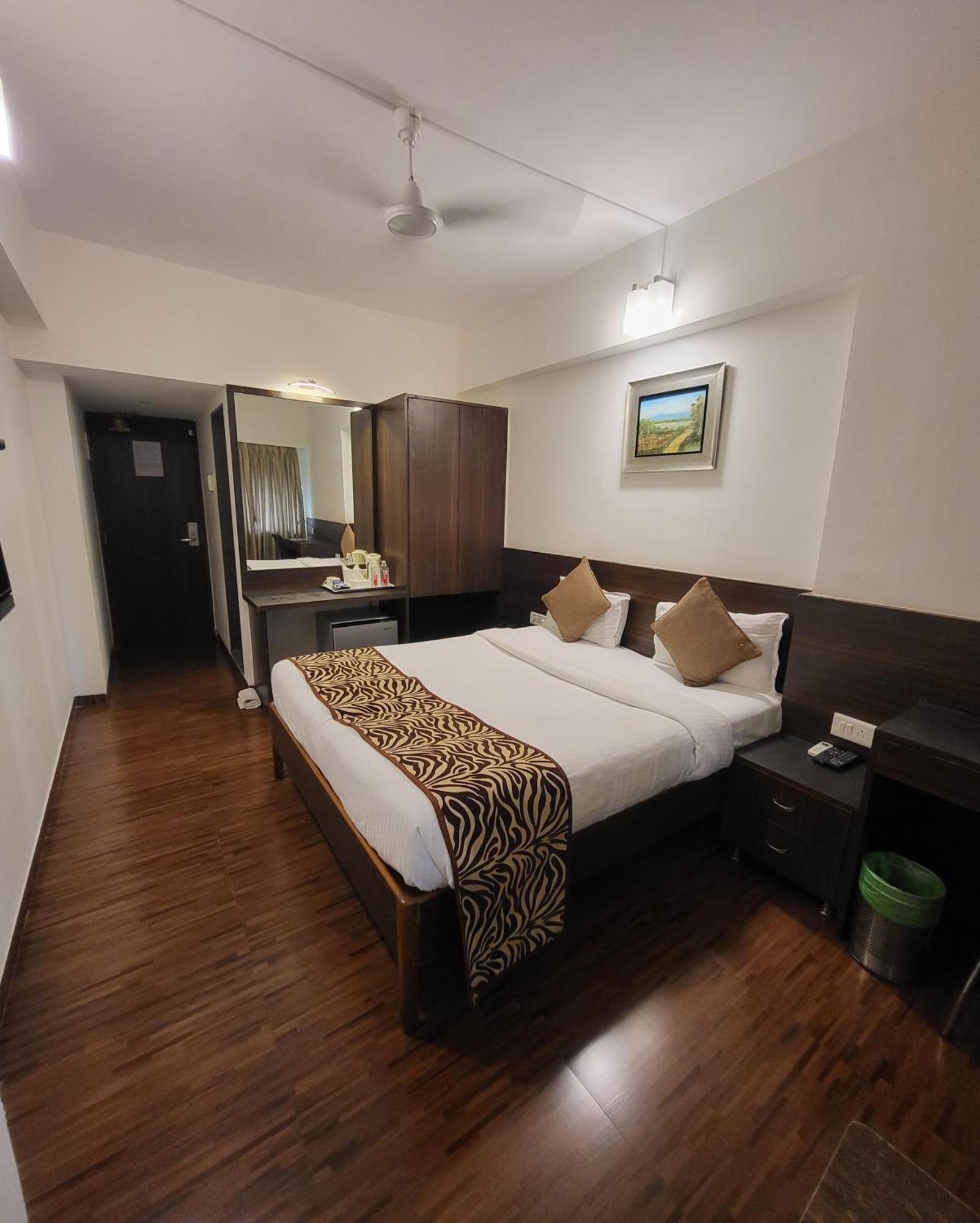 Hotel Maharana Inn Chembur Bombay Eksteriør billede